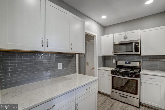 Building Photo - 3239 Gunston Rd