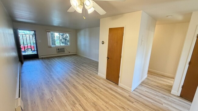 Building Photo - 1100 Harvard Wy