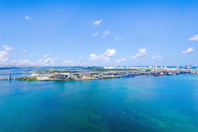 Building Photo - 808 Brickell Key Dr