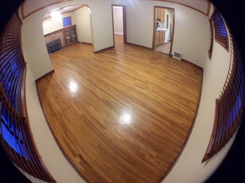 Building Photo - 1383 E Murphys Ln