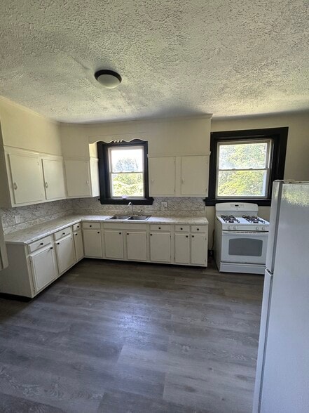 Building Photo - 3421 Trimble Ave