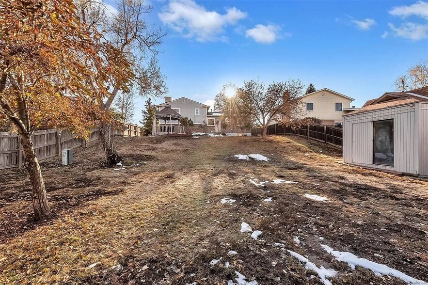 Backyard with 2 sheds - 10970 Kendall Way