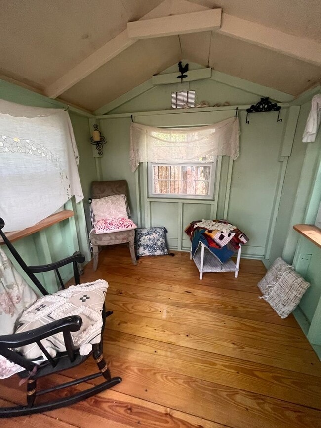 Building Photo - Charming North Campus Bungalow