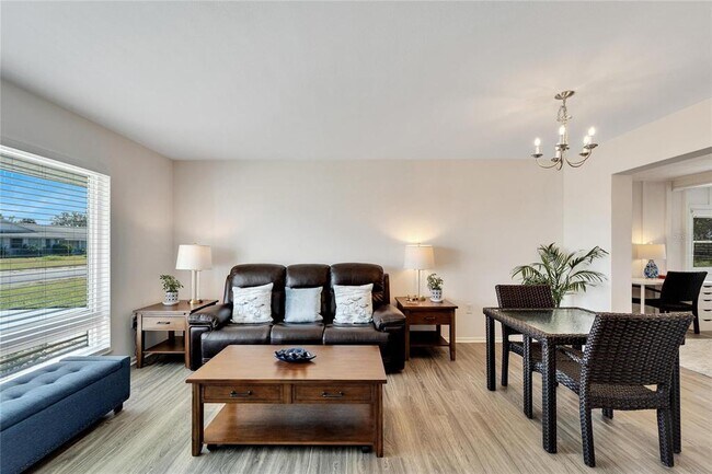 Building Photo - 1216 Hacienda Dr