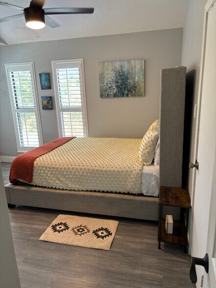 Building Photo - 204 Yaupon Dr