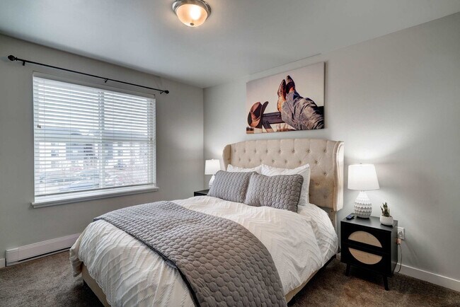 Building Photo - 360 Enterprise Blvd