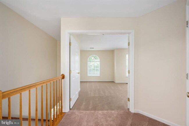 Building Photo - 6 Riggs Rd