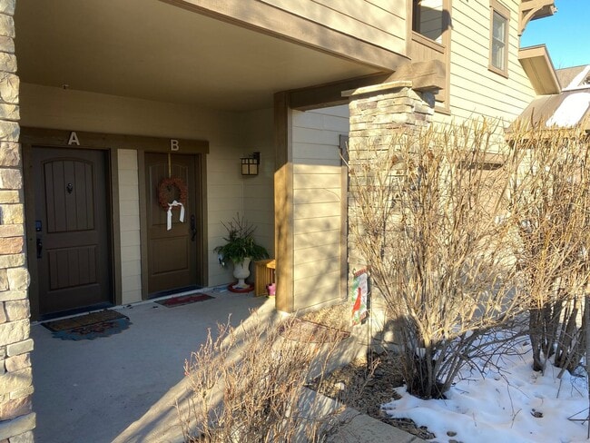 Building Photo - 6305 Locarno Dr