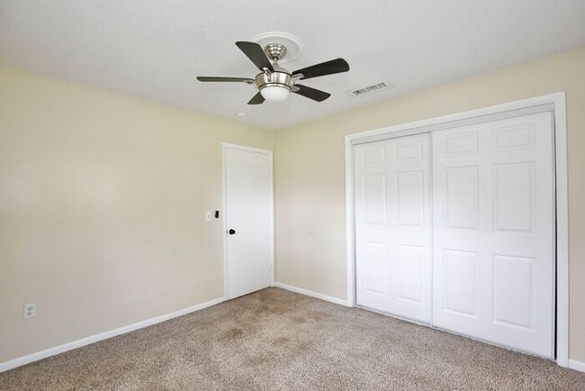 Building Photo - Spacious Duplex with 2-Car Garage in Longwood!