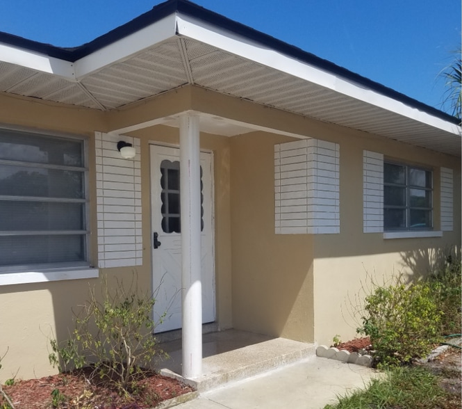 Building Photo - 1420 S Betty Ln