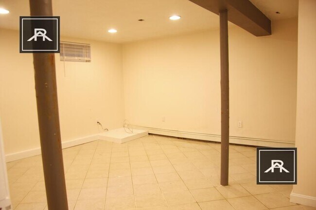 Building Photo - 4 bedroom in Woburn MA 01801