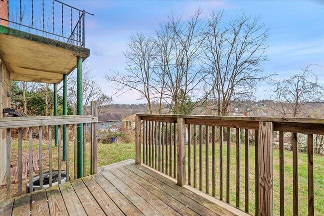 Building Photo - 1303 Cloverdale St