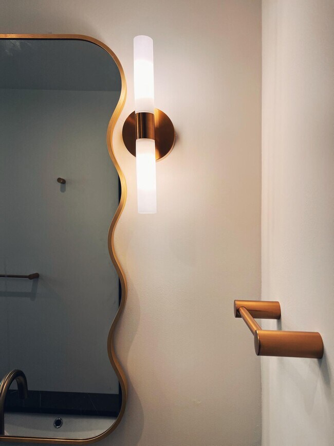 Building Photo - 9287 Sunrise Dr