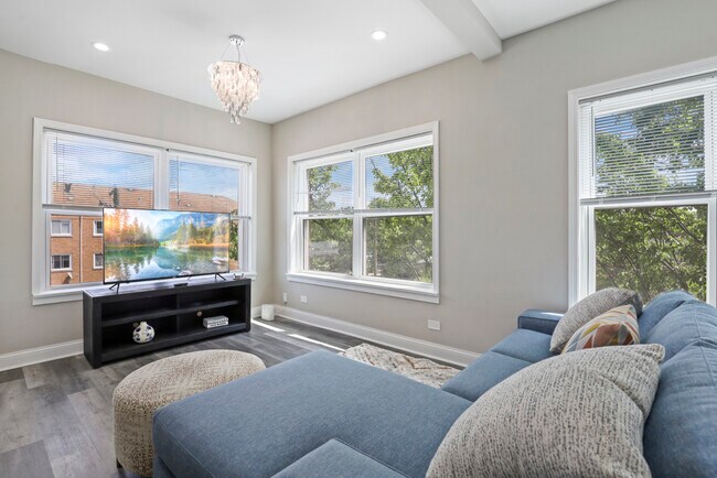 Building Photo - 1111 Bonnie Brae Pl