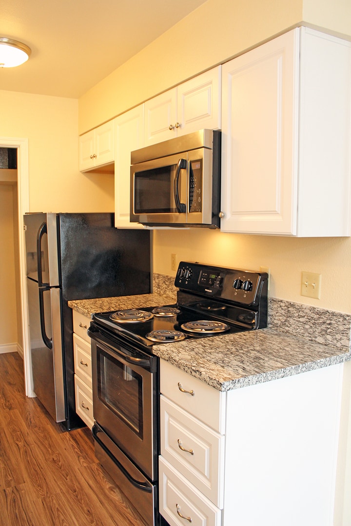 Building Photo - 3805-3805 SE Cesar Estrada Chavez Blvd