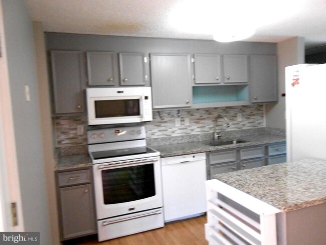 Building Photo - 3281 Bethel Church Dr