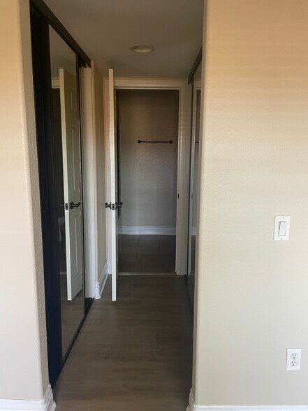 Building Photo - 3969 Nobel Dr