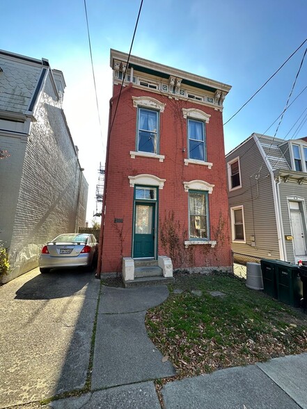 Building Photo - 269 Emming St