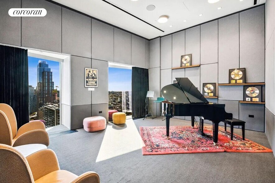 Building Photo - 11 Hoyt St