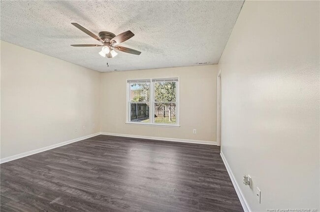 Building Photo - 2932 Chillingworth Dr