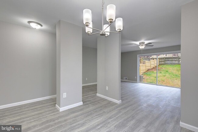 Building Photo - 178 Daimler Dr