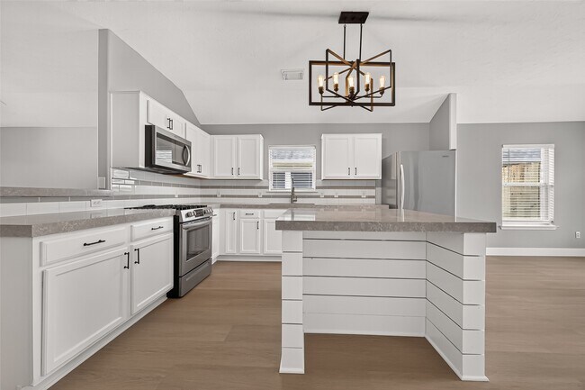 Building Photo - 22210 Bellow Glen Dr