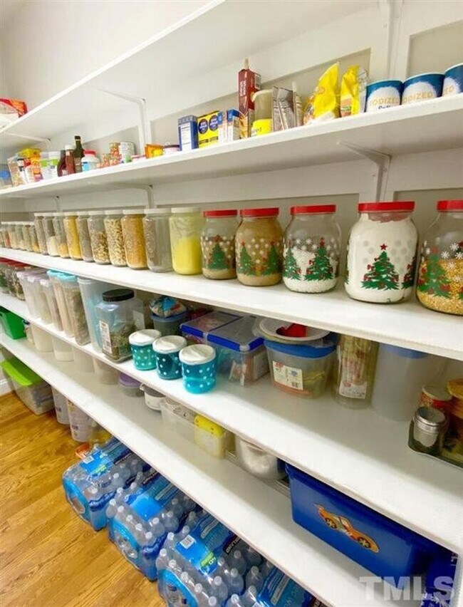 Building Photo - Room in House on Grande Chateau Ln