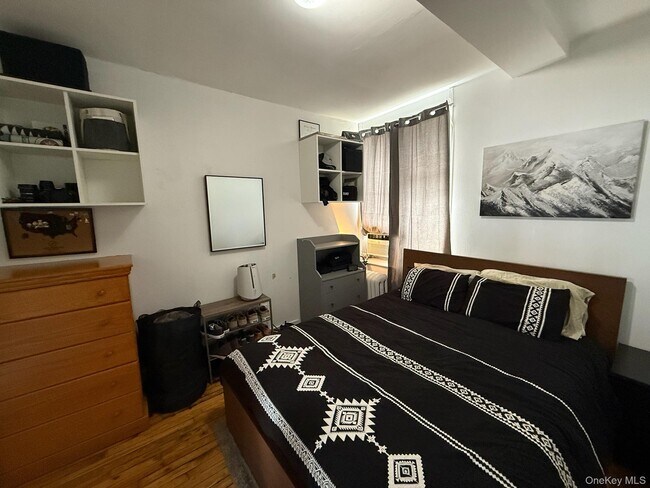 Building Photo - 293 W Shore Rd