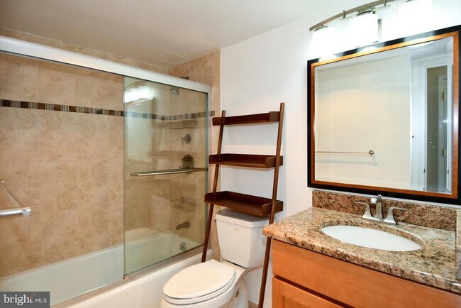 Building Photo - 4620 N Park Ave