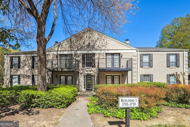 Building Photo - 3707 Essex Ave