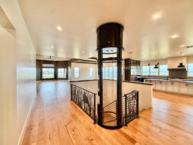 Building Photo - 2387 Harding Pk Ct