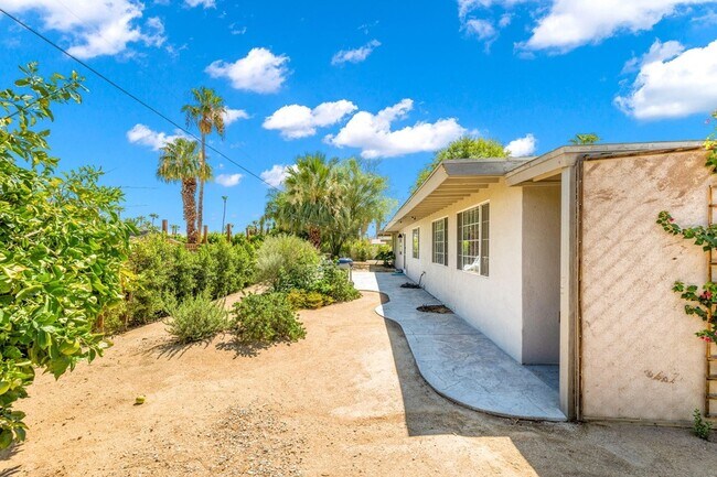 Building Photo - 74350 Covered Wagon Trail