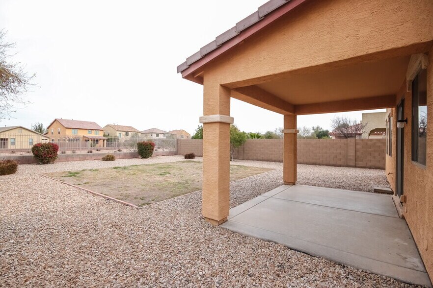 Building Photo - 1450 E Mia Ln