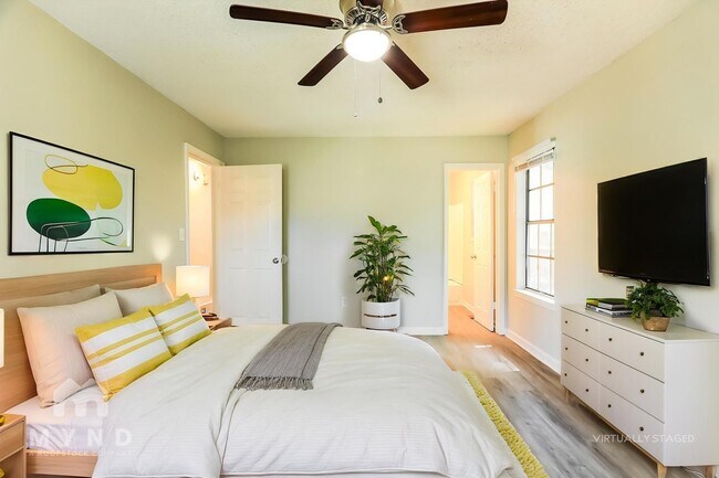 Building Photo - 2708 Laburnum Dr