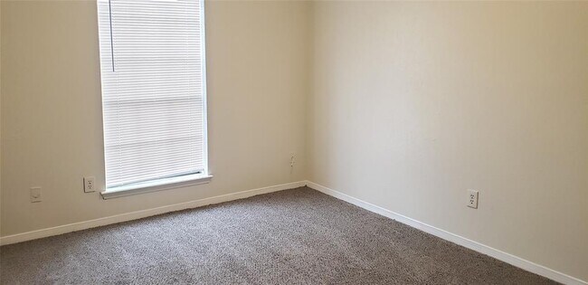 Building Photo - 3600 Jeanetta St