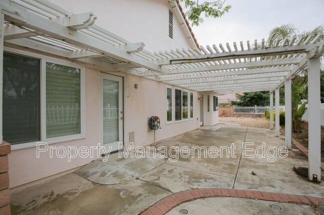 Building Photo - 30538 Colina Verde St