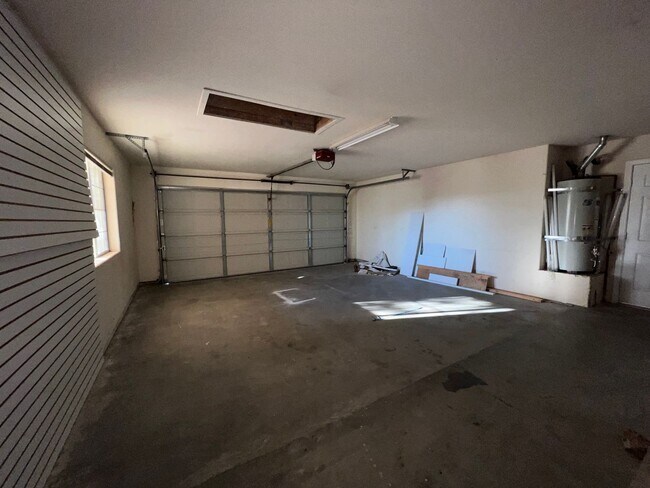 Building Photo - 420 Olive Ave
