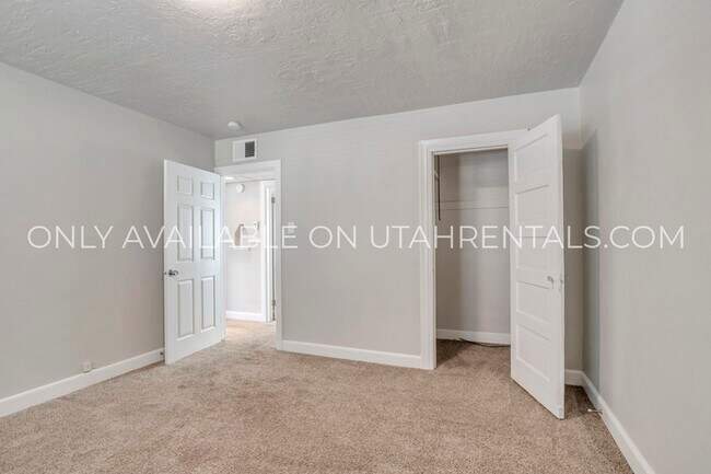 Building Photo - 222 S 100 E