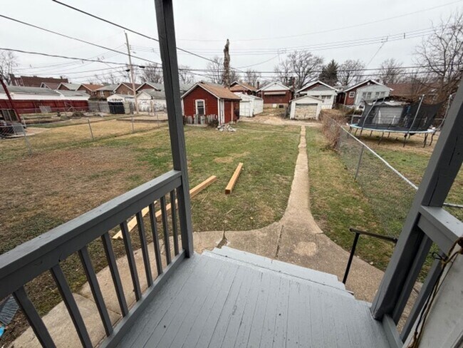 Building Photo - COMING SOON: Heavenly Haven on Hornsby **Section 8 Friendly!**