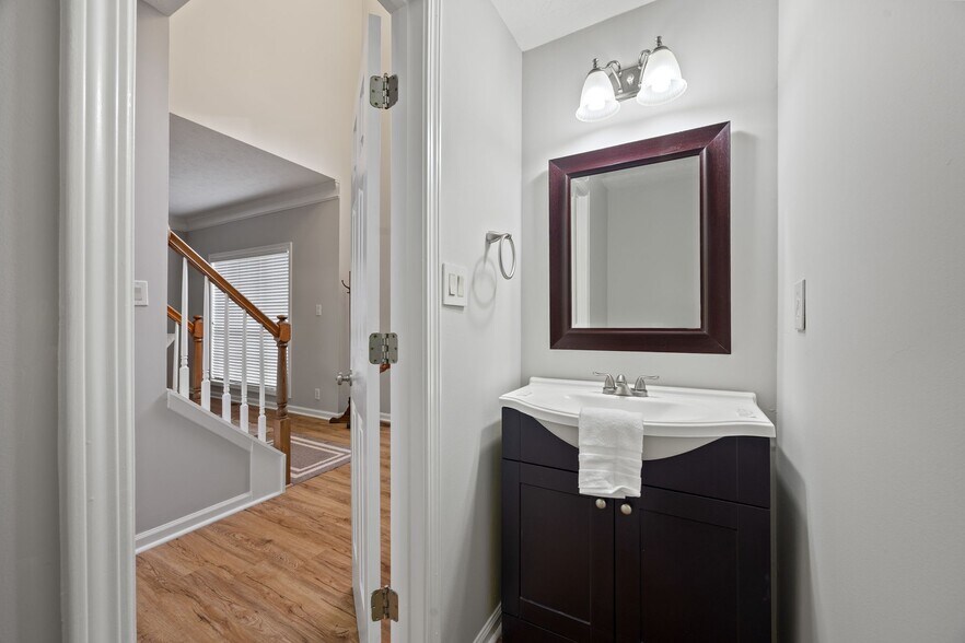 Building Photo - 350 Saddle Bridge Dr