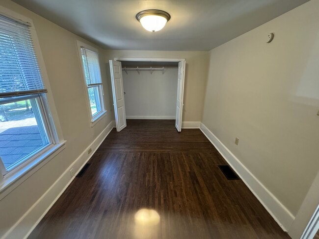 Building Photo - Gorgeous 3 Bedroom UPDATED Single Family Home