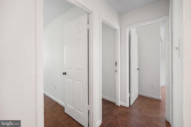 Building Photo - 2696 Seville Cir