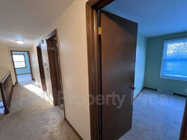 Building Photo - 3204 Chateau Ct