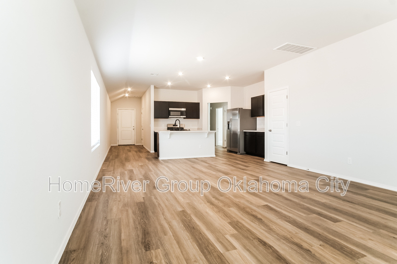 Building Photo - 1201 Clydesdale Dr
