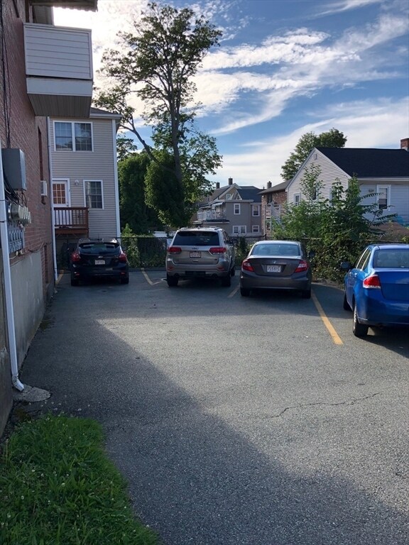 Building Photo - 9 Hall St