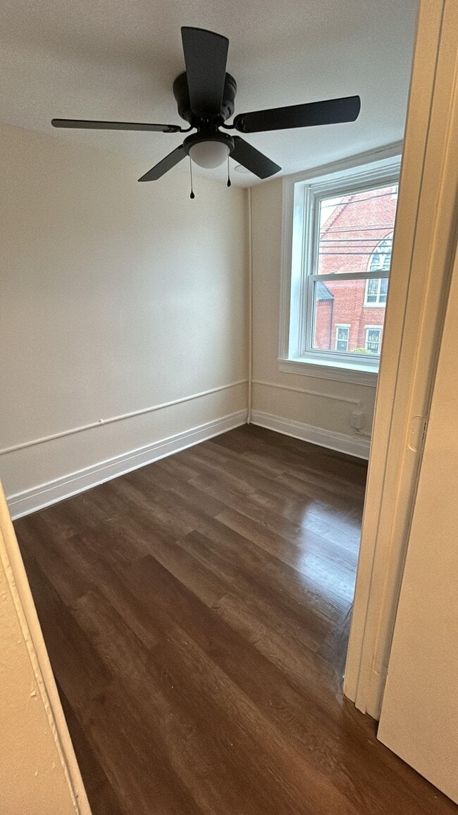 Building Photo - 16 N Church St