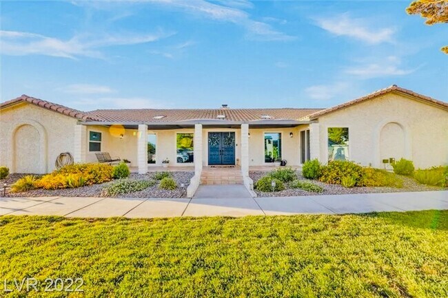 Primary Photo - Single Story 5 Bd, 4 Bth, Includes RV Park...