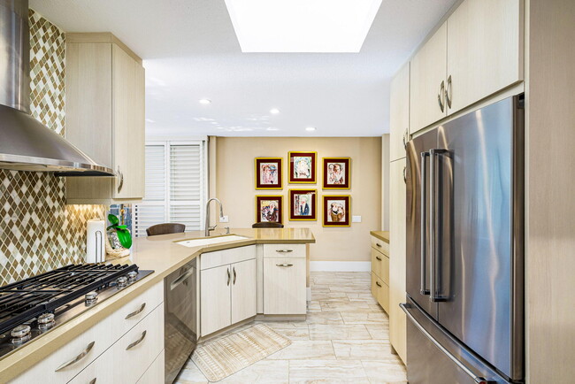 Building Photo - 1 Briarcliff Ct