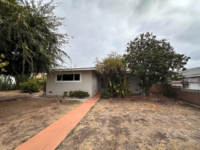 Primary Photo - 414 N Alameda Ave