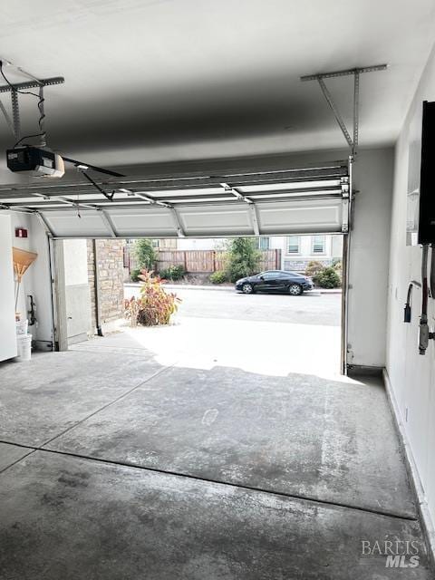 Building Photo - 2056 Parsons Dr